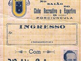 Ticket para um baile com Waldir Calmon no Clube Recreativo e Esportivo de Porciúncula, estado do Rio de Janeiro, em 13 de julho de 1957