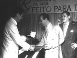 Recebimento do Disco de Ouro (com Fernando Lobo e Lucio Rangel) pelos 100.000 discos vendidos